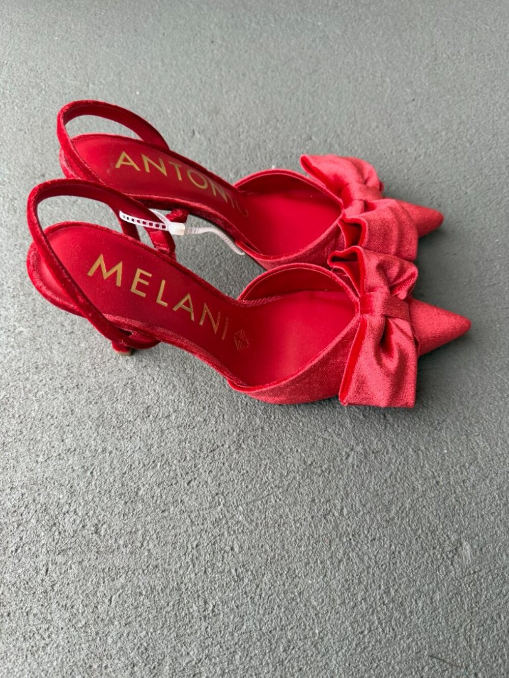 Antonio Melani Gentry Santorini Red Velvet Bow Slingback Pumps 9.5 NWOB - Picture 5 of 8